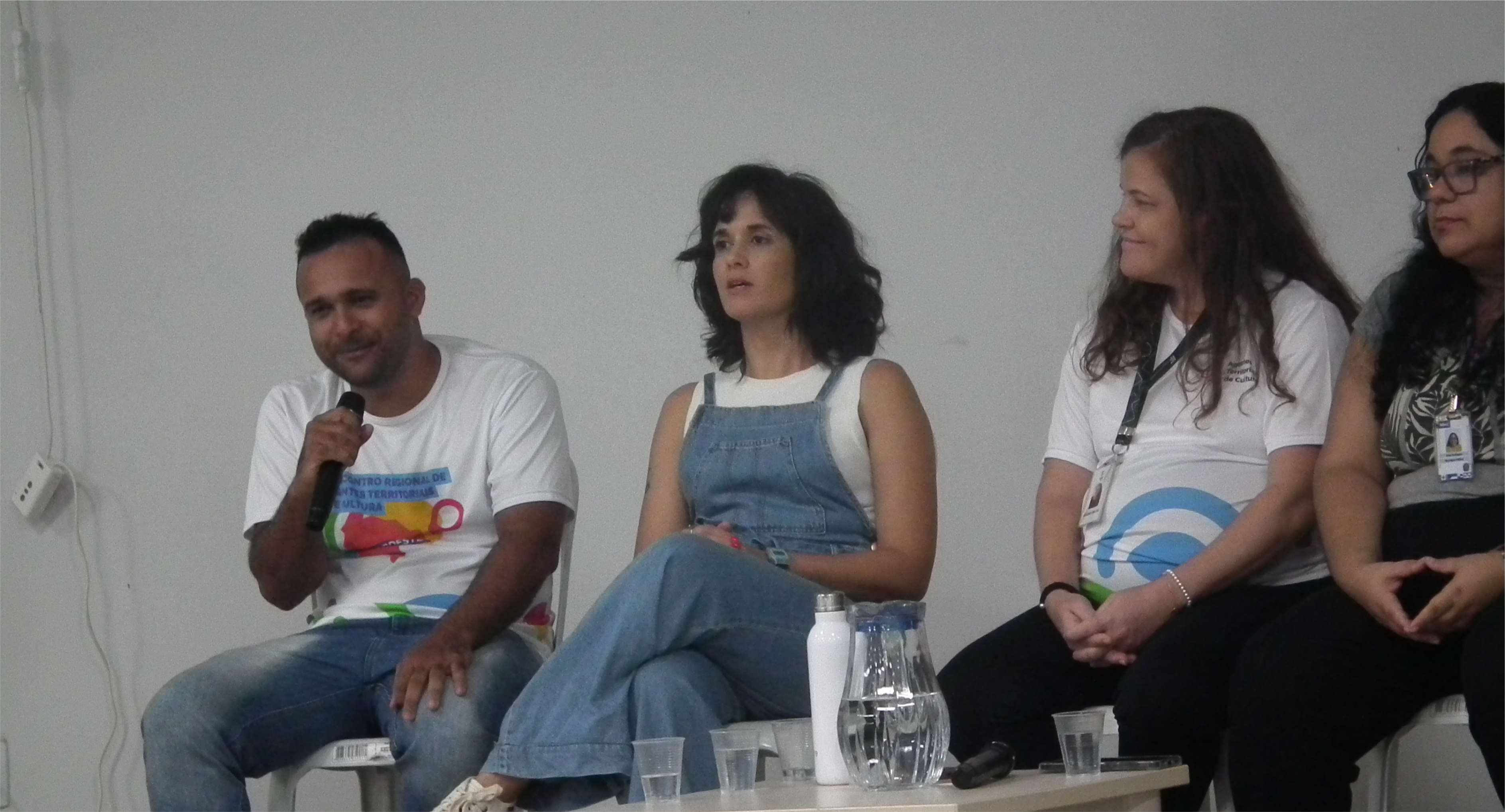 Daniel, Segurando o microfone na Roda de Conversa